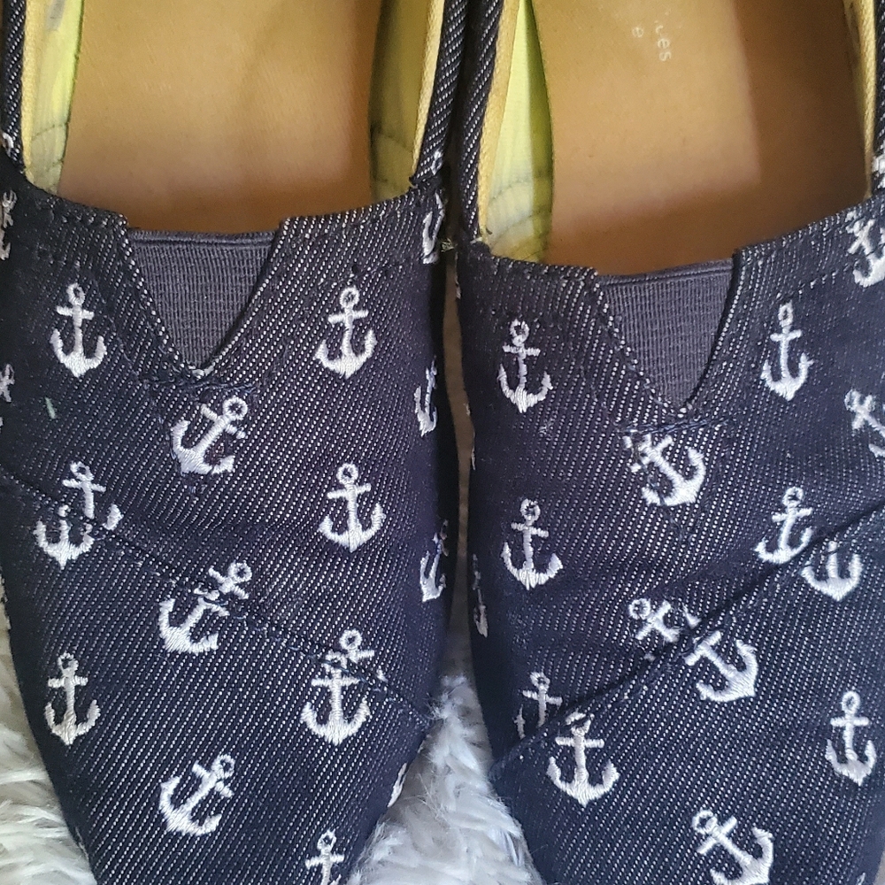 TOMS Shoes